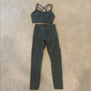 Lululemon Athletica green Leggings and Bra Set